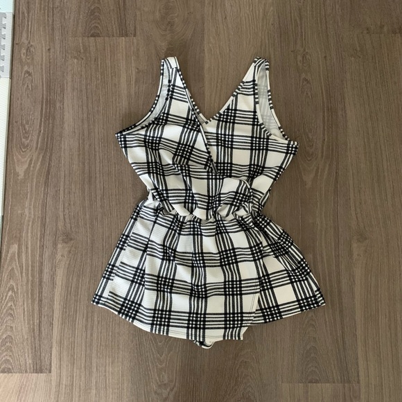 ROMPER checkered faux skirt romper - Picture 1 of 4